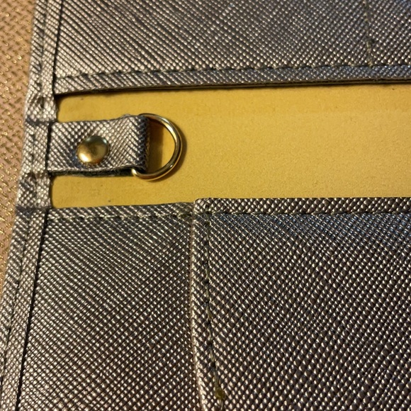 Zopper travel wallet- like new - Picture 6 of 11